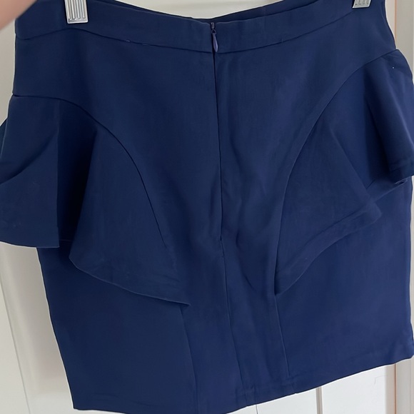 Blue mini skirt, size small - Picture 2 of 2
